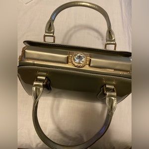 Women’s Golden Ice Brand Silver Handbag with Matching Wallet NWT